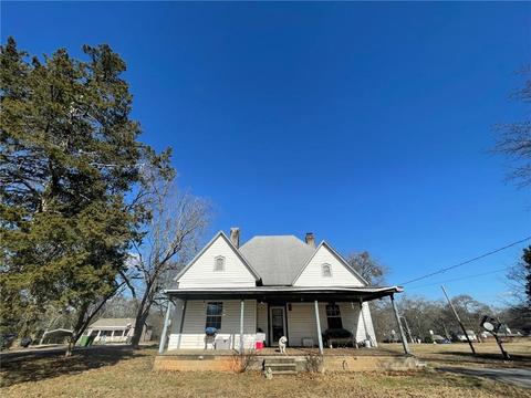 366 Jordan St, Royston, GA 30662