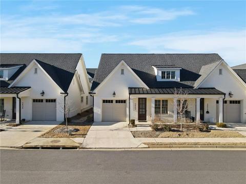 4848 Noble Village Way, Lilburn, GA 30047