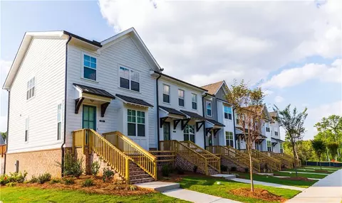 825 Green Sapling Trl E #18, Suwanee, GA 30024