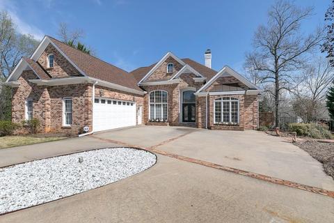 2410 Vinings Oaks Ct SE, Smyrna, GA 30082