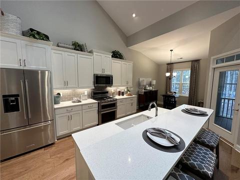 302 Lexington Green Pnes #302, Cumming, GA 30040