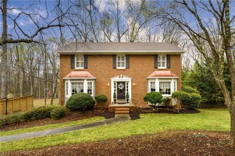 4607 Robie Rd SW, Lilburn, GA 30047