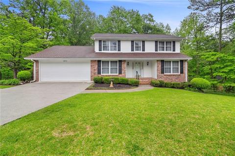 2672 Stonehenge Pl, Dunwoody, GA 30360