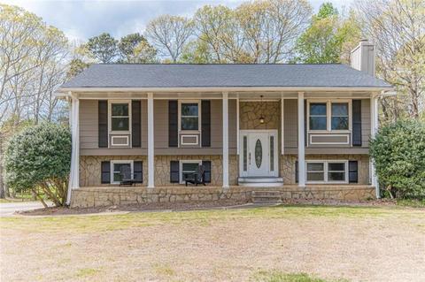 5206 Raintree Trl, Oakwood, GA 30566