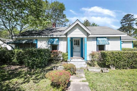 13 Scott St, Toccoa, GA 30577