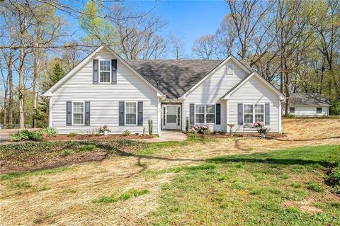7940 Sundown Ct, Gainesville, GA 30506