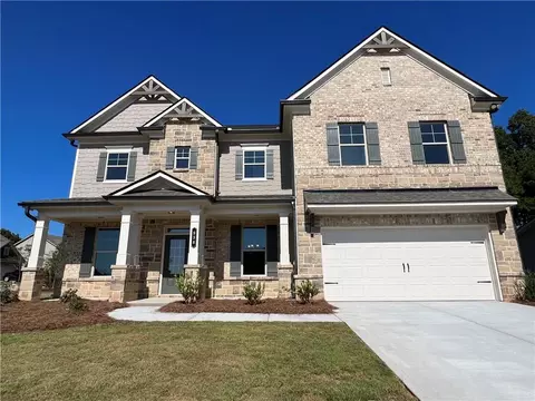 938 Hawkins Creek Dr, Jefferson, GA 30549