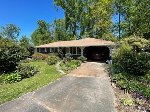 1267 Woodleigh Rd SW, Marietta, GA 30008