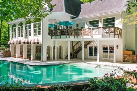 5935 Winterthur Rdg, Sandy Springs, GA 30328