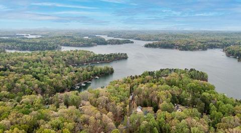 21 Stillwater Rd, Lavonia, GA 30553