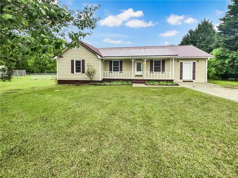 154 Calhoun Rd, Griffin, GA 30224
