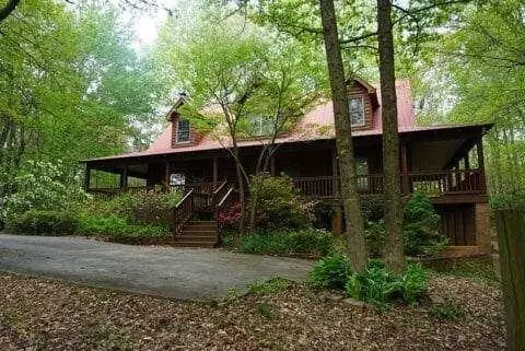 8275 Pea Ridge Rd, Cornelia, GA 30531