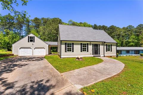 4864 Fieldgreen Dr, Stone Mountain, GA 30088