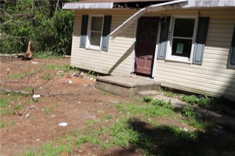 6186 Club Dr, Lithonia, GA 30058