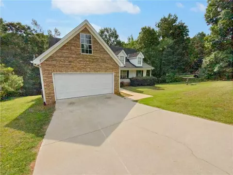 566 Brewer Dr, Locust Grove, GA 30248