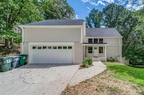 6122 Lakeshore Dr SE, Mableton, GA 30126