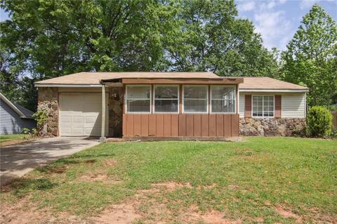 9265 Forest Knoll Dr, Jonesboro, GA 30238