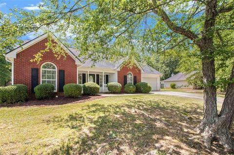275 Forest Brook Dr, Covington, GA 30016