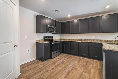1068 Bluecoat Cir, Hampton, GA 30228 photo 4