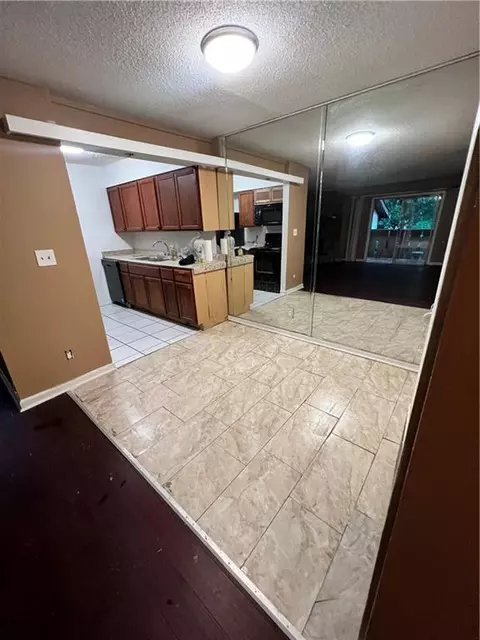1523 Camelot Dr, Atlanta, GA 30349