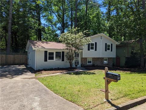 2286 Cherokee Valley Dr, Lithonia, GA 30058