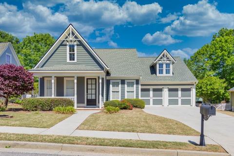 7212 Ivey Leaf Ln, Hoschton, GA 30548