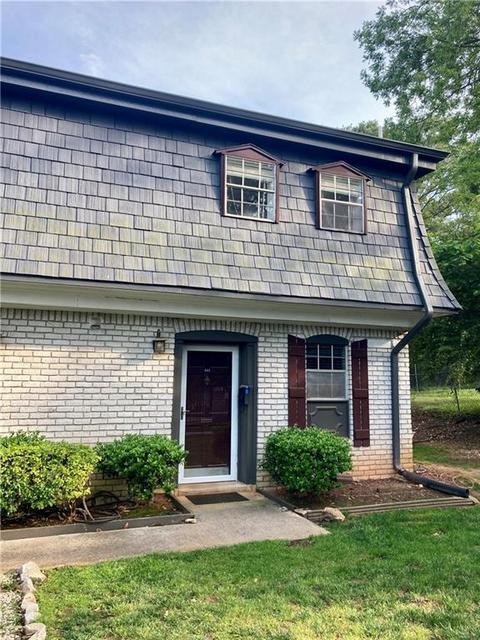 301 Stonecliff Ct, Stone Mountain, GA 30083