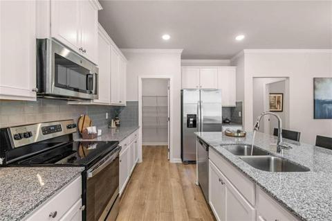 656 River Gardens Dr SE, Atlanta, GA 30354