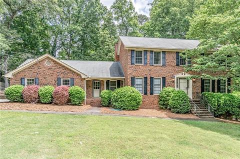 2068 Harbour Oaks Dr, Snellville, GA 30078