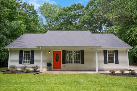 840 Clark Dr, Ellenwood, GA 30294