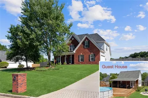1224 Blue Springs Dr, Loganville, GA 30052