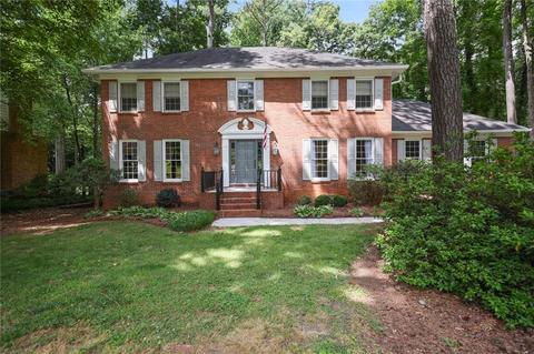 355 Brookshire Dr SW, Lilburn, GA 30047