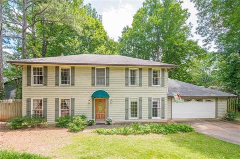 10065 Lake Forest Way, Roswell, GA 30076