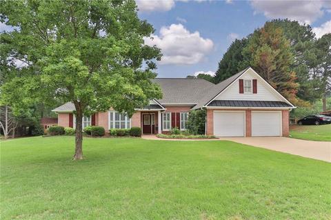 106 Pond View Pt, Lagrange, GA 30240