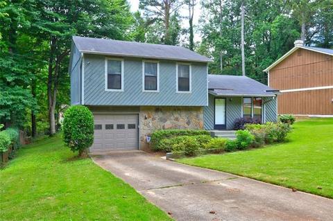 3913 W Wood Path, Stone Mountain, GA 30083