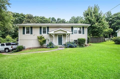 210 Woodglen Dr, Woodstock, GA 30188