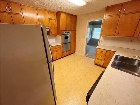 34 E Williams St, Winder, GA 30680 photo 5