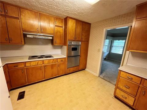 34 E Williams St, Winder, GA 30680 photo 6