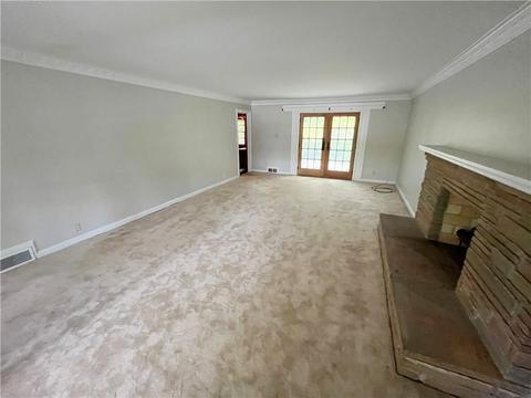 34 E Williams St, Winder, GA 30680 photo 2