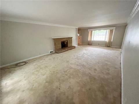 34 E Williams St, Winder, GA 30680 photo 3