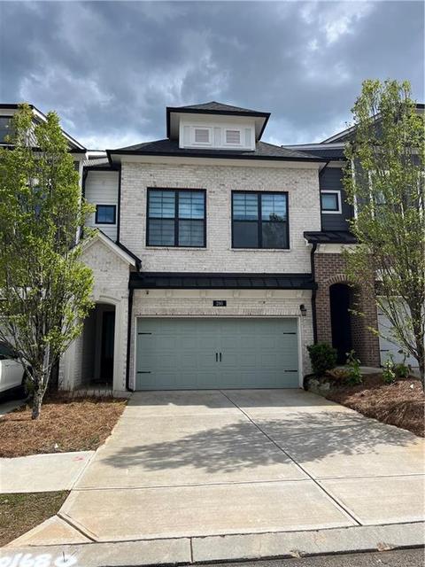 1060 Harper Dr #27, Roswell, GA 30076