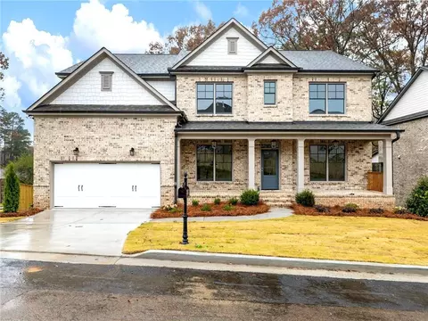 2418 Shadburn Ferry Dr, Buford, GA 30518