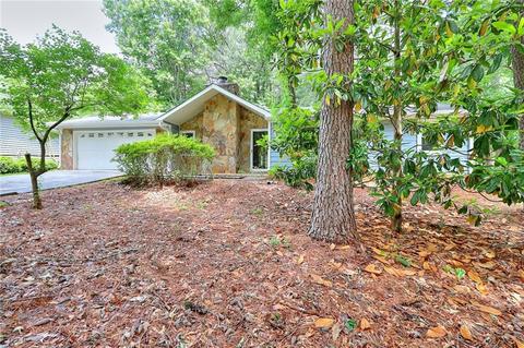 3071 Chimney Rdg E, Snellville, GA 30078