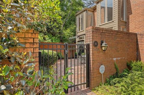 49 Willow Gln NE, Atlanta, GA 30342