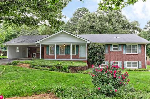 5493 Laurel Ln NW, Lilburn, GA 30047