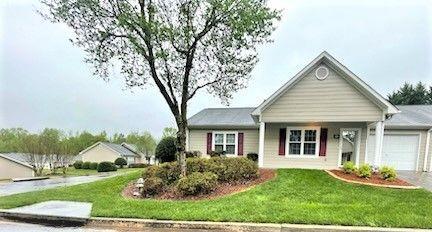 2974 Bentley Park Cir, Gainesville, GA 30504