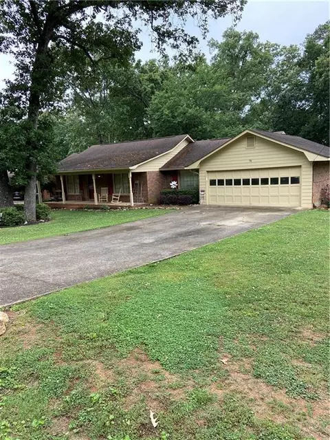96 Westwood Dr, Cartersville, GA 30120