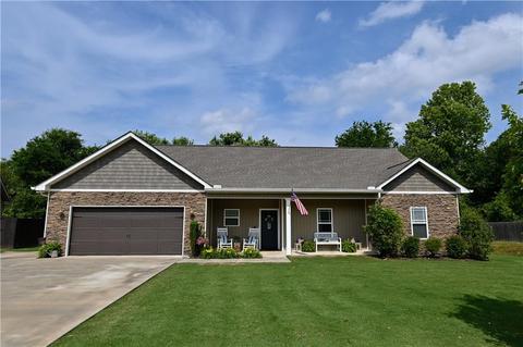 108 Koufax Dr, Calhoun, GA 30701