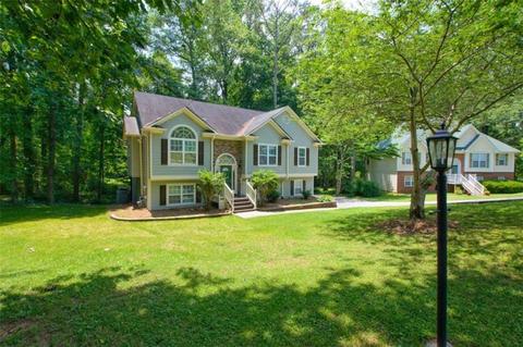 16 Robin Ct, Villa Rica, GA 30180
