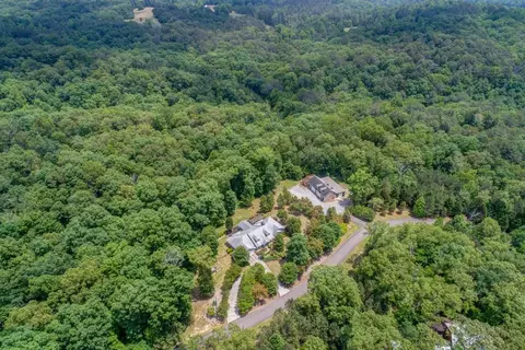 210 Old Post Trl, Talking Rock, GA 30175